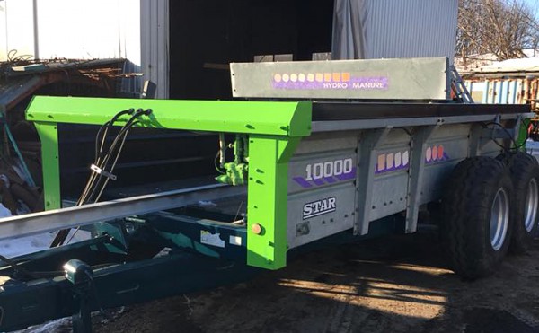 スターの油圧プッシュ式マニアスプレッダーTHM10020の点検整備が完了しました。